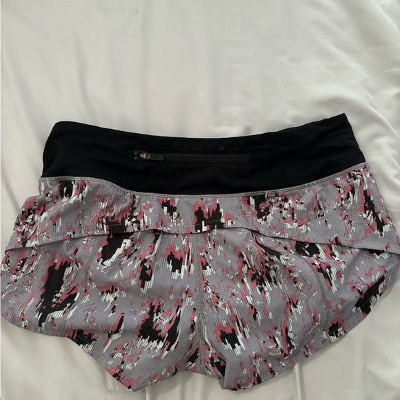 lululemon speed up shorts - Picture 2 of 4